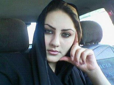 Mom cumshot gallery Teen look alike naked pics